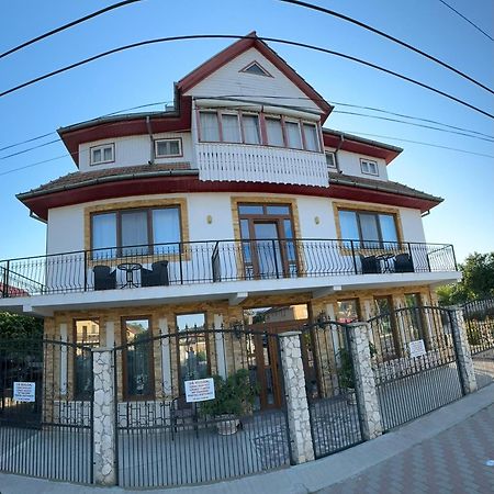 Hotel Casa Ellamy Două Mai Exteriér fotografie