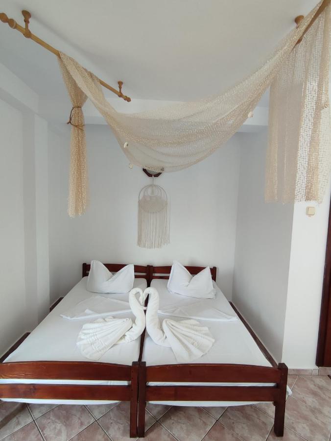 Hotel Casa Ellamy Două Mai Exteriér fotografie