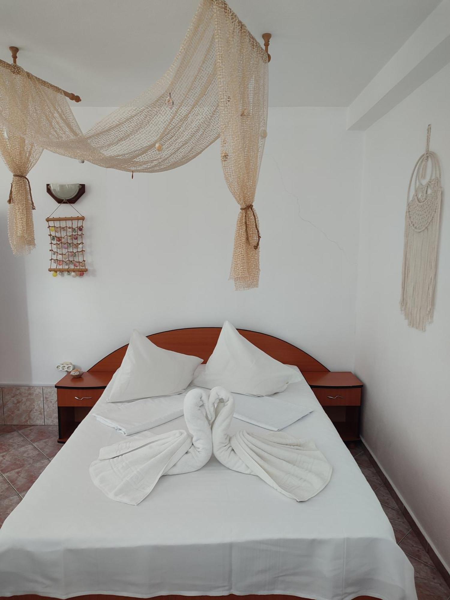 Hotel Casa Ellamy Două Mai Exteriér fotografie
