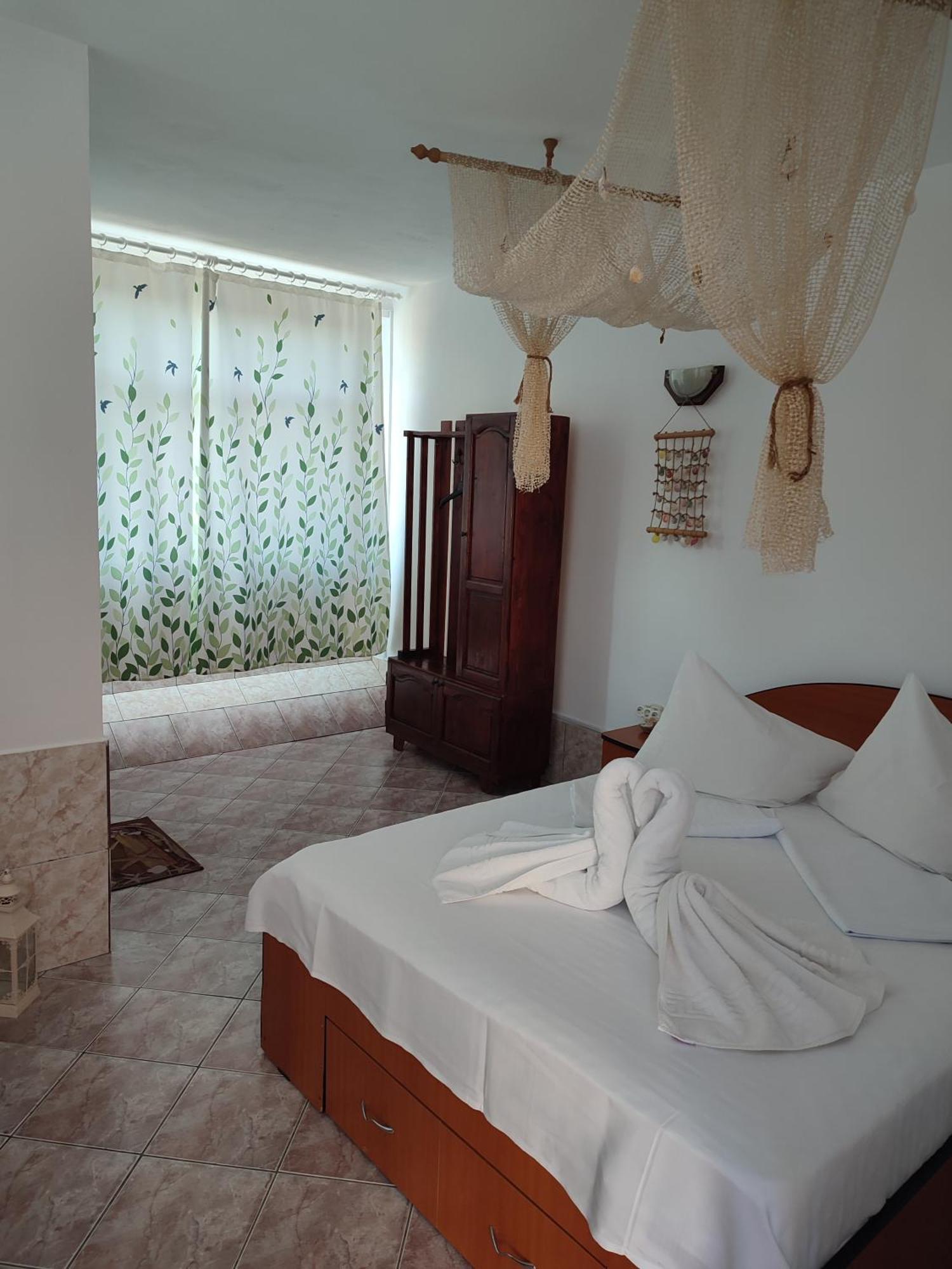 Hotel Casa Ellamy Două Mai Exteriér fotografie