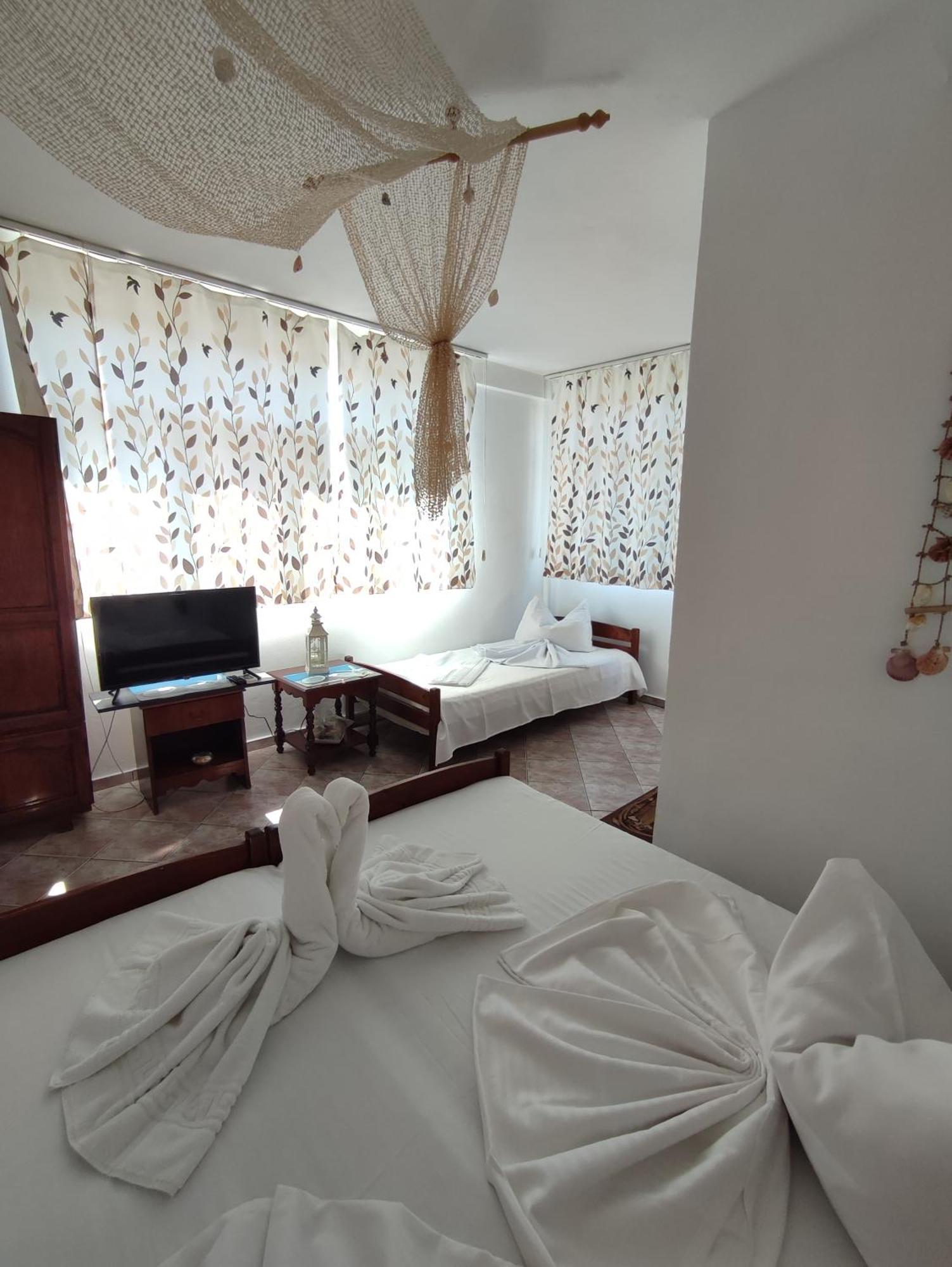 Hotel Casa Ellamy Două Mai Exteriér fotografie