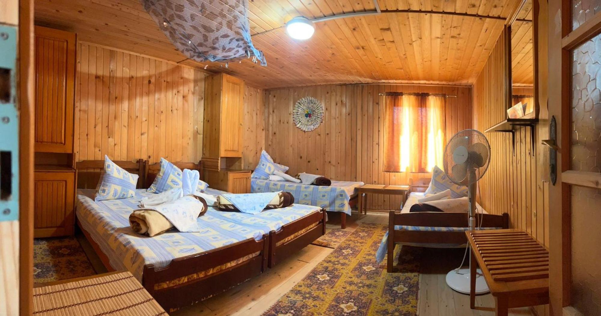 Hotel Casa Ellamy Două Mai Exteriér fotografie
